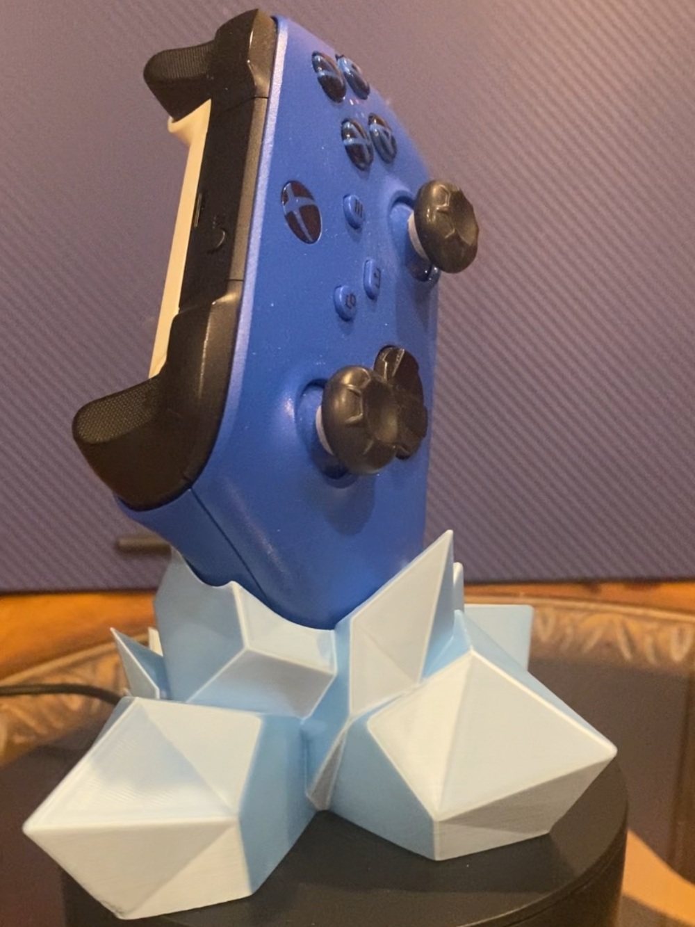 Low Poly Xbox Series X Controller Stand
